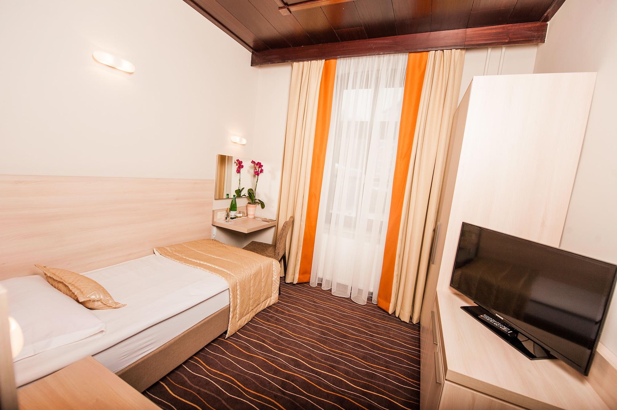 Hotel Zagreb - Health & Beauty Рогашка-Слатіна Екстер'єр фото