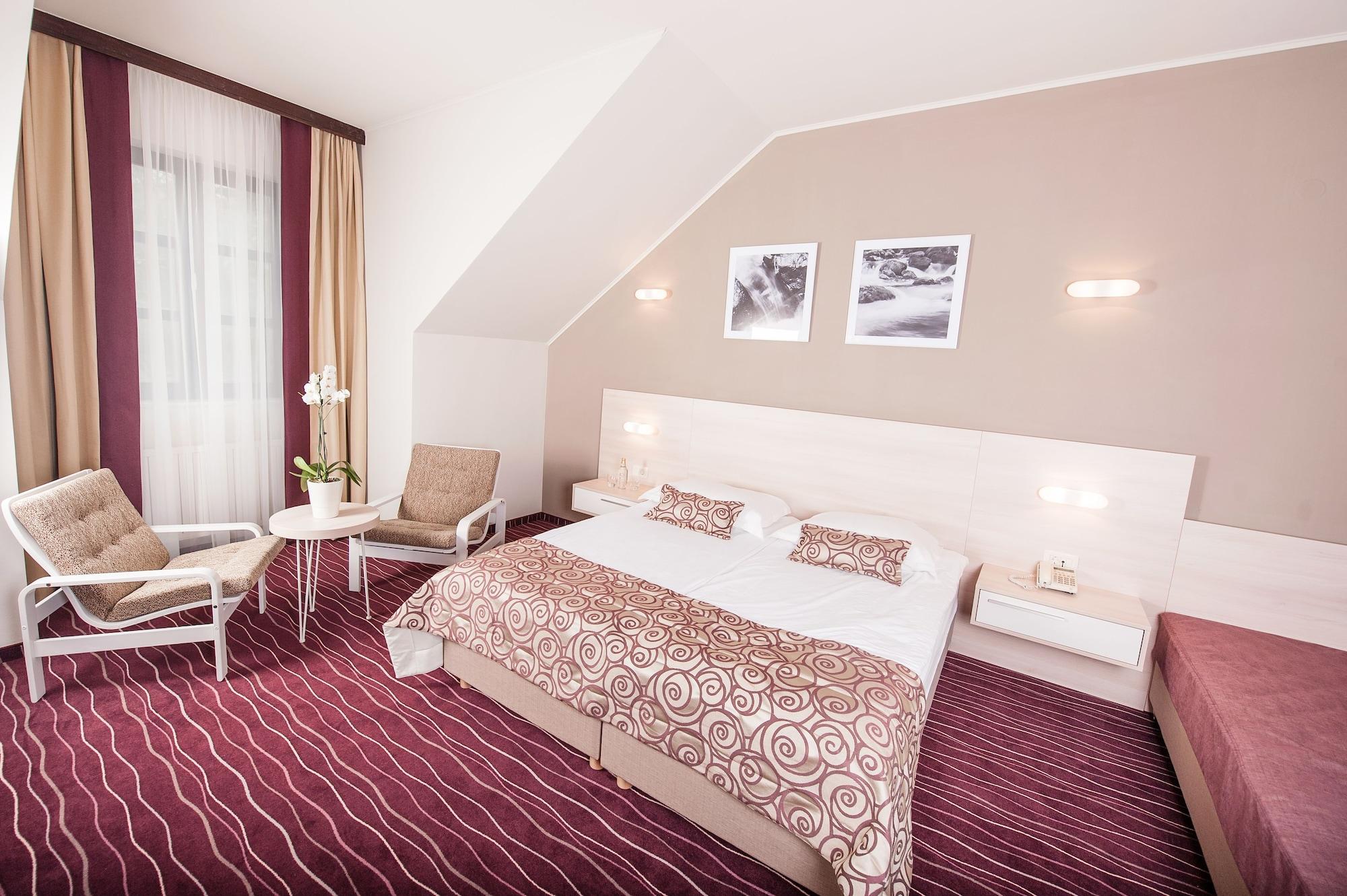 Hotel Zagreb - Health & Beauty Рогашка-Слатіна Екстер'єр фото