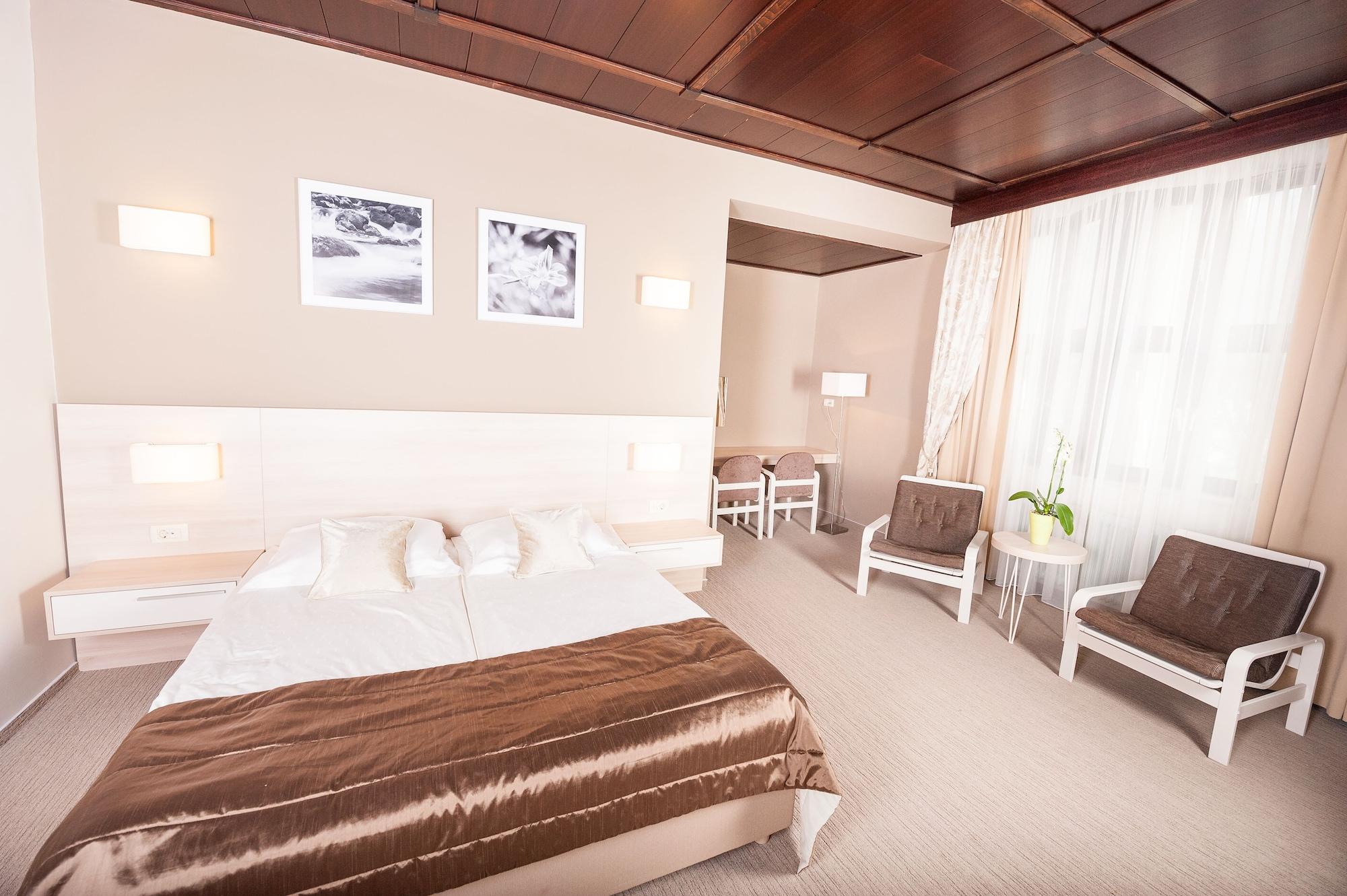 Hotel Zagreb - Health & Beauty Рогашка-Слатіна Екстер'єр фото